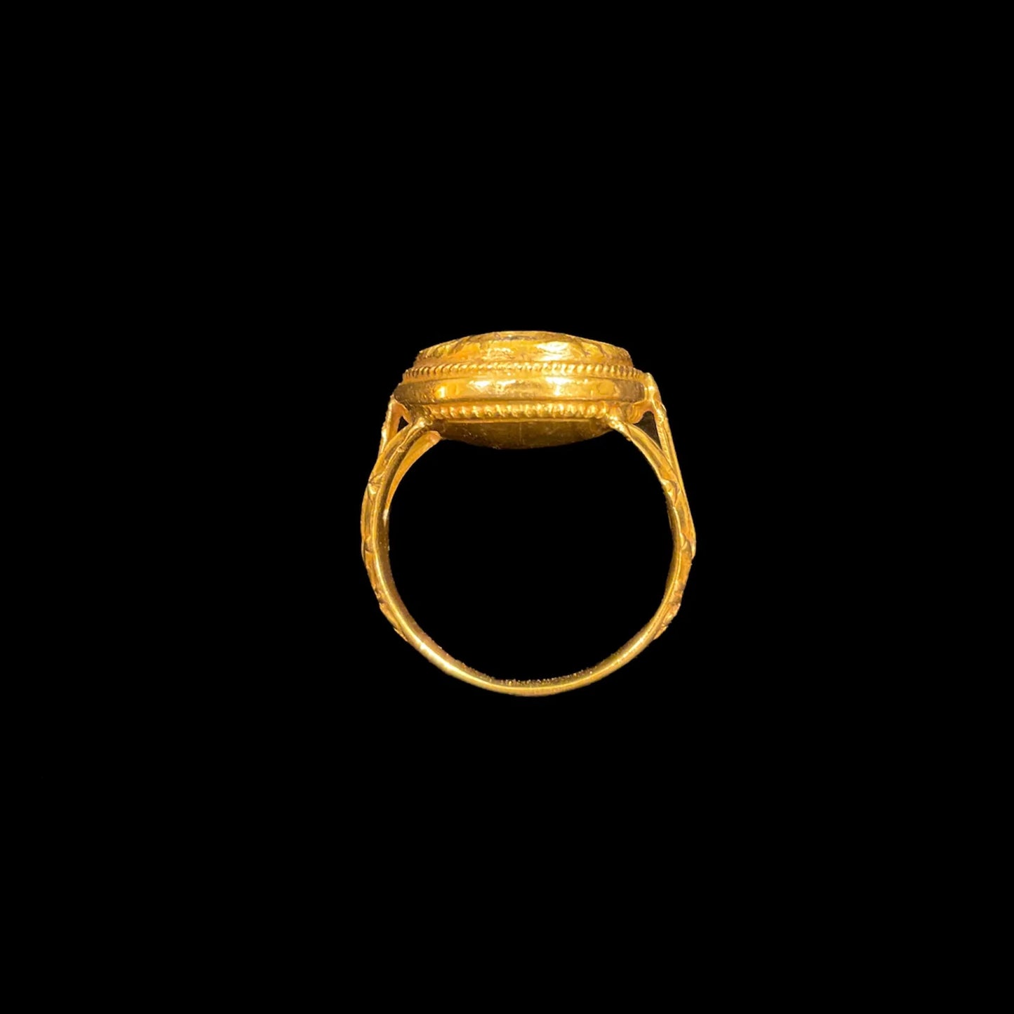 Indian Antique Ring - Round Shape