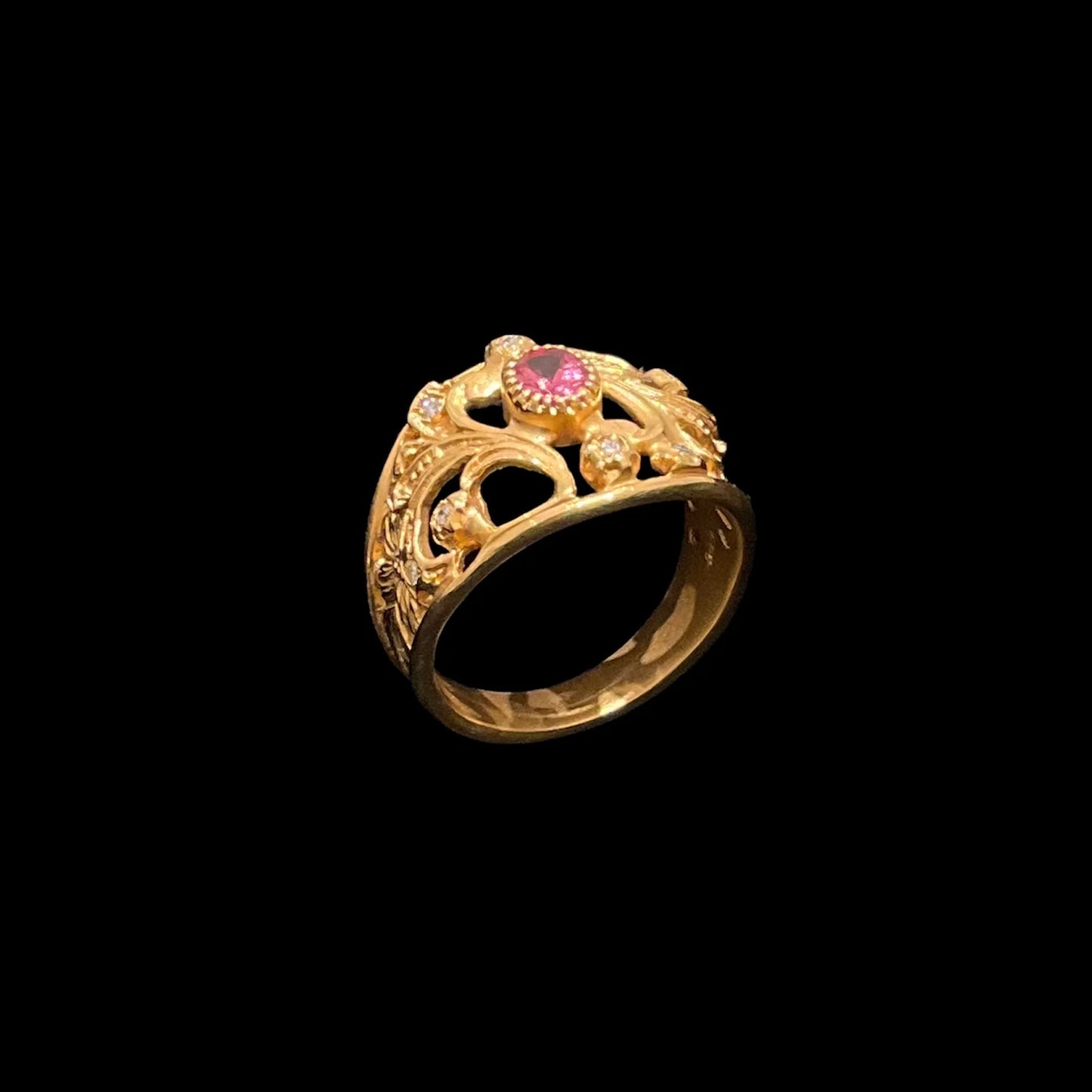 Botanical Ring (Pink Spinel)